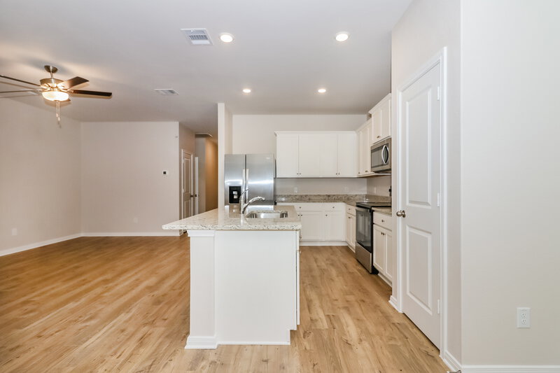 1,815/Mo, 7619 Tipton Meadow Way Richmond, TX 77469 Kitchen View 2