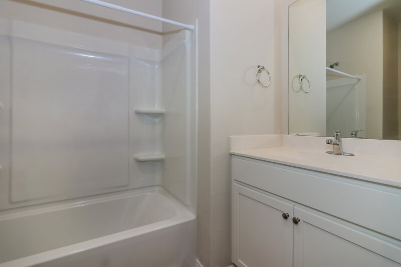 1,815/Mo, 7619 Tipton Meadow Way Richmond, TX 77469 Bathroom View