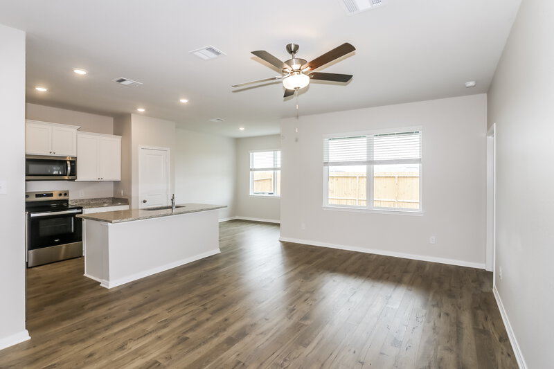 1,850/Mo, 7539 Tipton Meadow Way Richmond, TX 77469 Living Room View