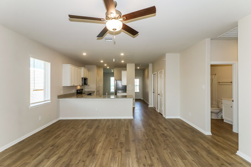 1,895/Mo, 7626 Tipton Meadow Way Richmond, TX 77469 Living Room View 2