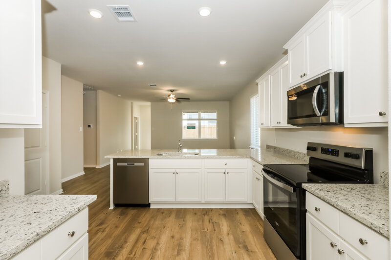 1,895/Mo, 7614 Tipton Meadow Way Richmond, TX 77469 Kitchen View