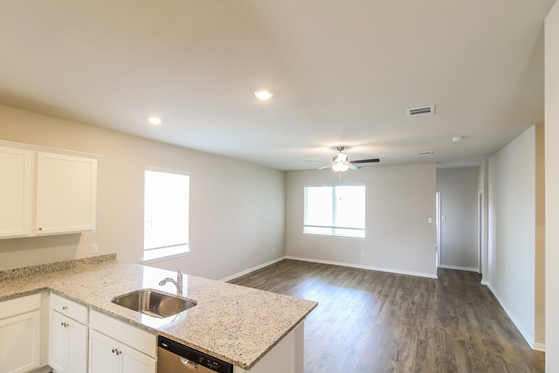1,895/Mo, 7602 Tipton Meadow Way Richmond, TX 77469 Kitchen View