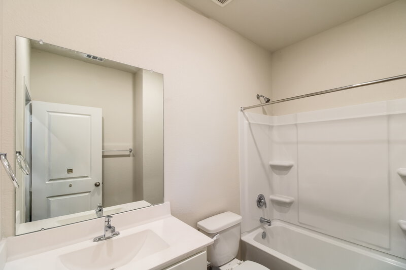 1,895/Mo, 7602 Tipton Meadow Way Richmond, TX 77469 Bathroom View