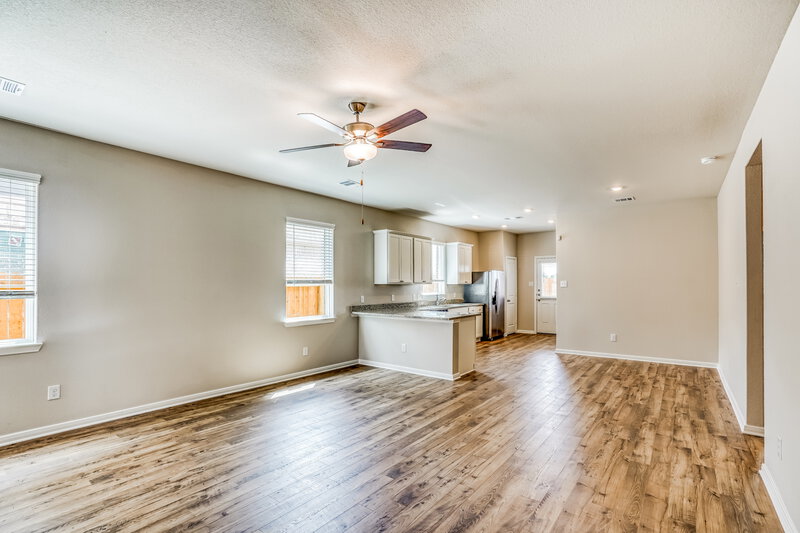 1,945/Mo, 7642 Tipton Meadow Way Richmond, TX 77469 Living Room View 2
