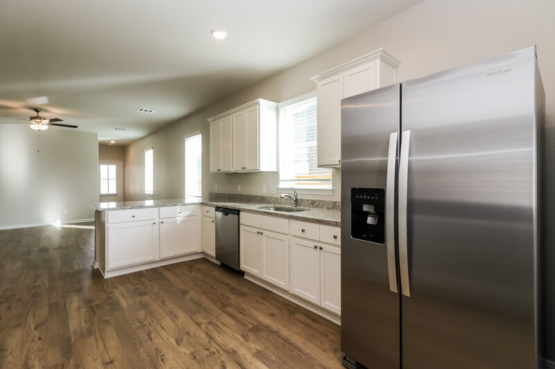 1,895/Mo, 7630 Tipton Meadow Way Richmond, TX 77469 Kitchen View 2