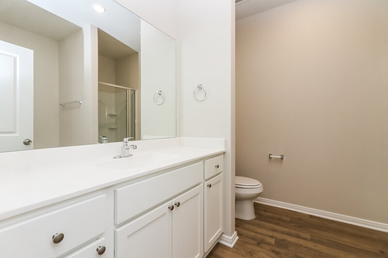 1,895/Mo, 7630 Tipton Meadow Way Richmond, TX 77469 Main Bathroom View