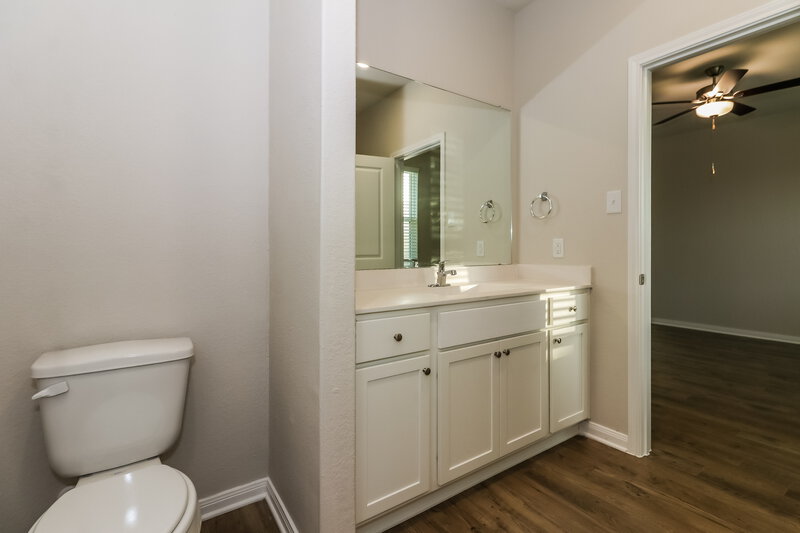 2,040/Mo, 7610 Tipton Meadow Way Richmond, TX 77469 Main Bathroom View