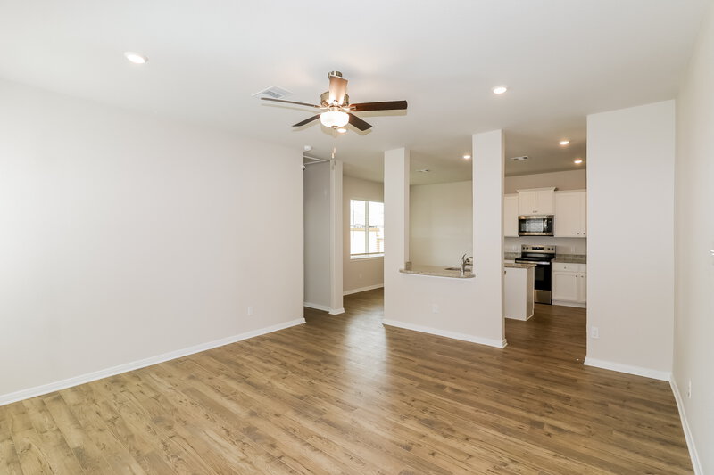 2,215/Mo, 7622 Tipton Meadow Way Richmond, TX 77469 Living Room View 2