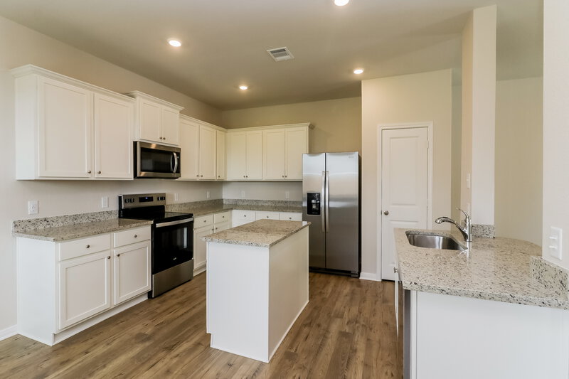 2,215/Mo, 7622 Tipton Meadow Way Richmond, TX 77469 Kitchen View