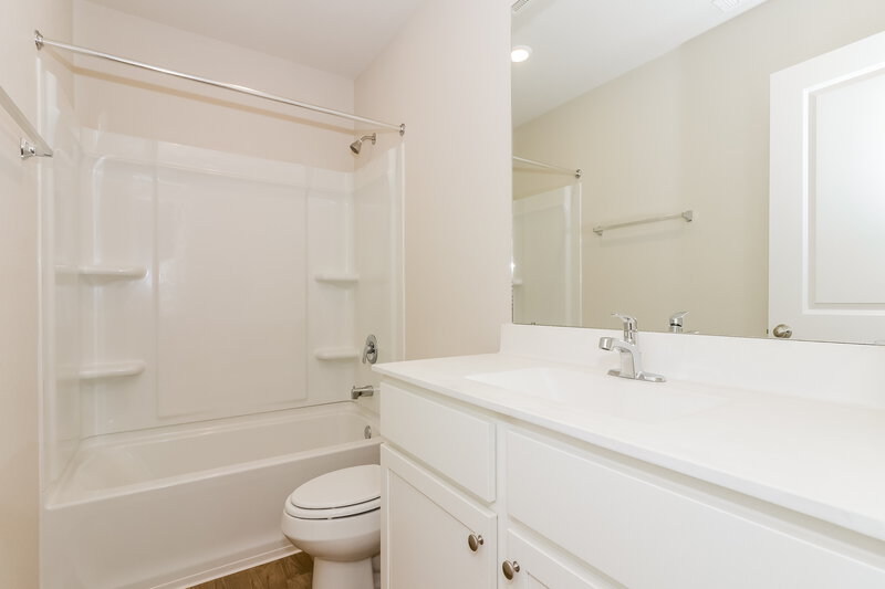 2,215/Mo, 7622 Tipton Meadow Way Richmond, TX 77469 Bathroom View