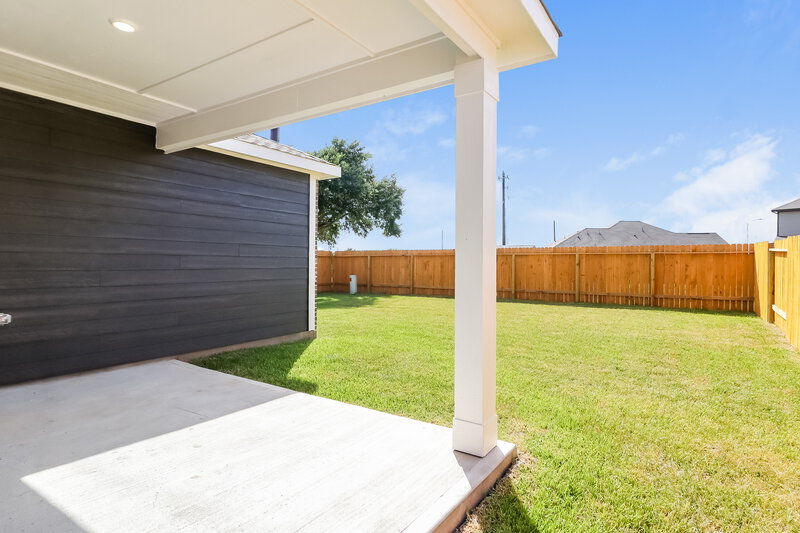 2,215/Mo, 7622 Tipton Meadow Way Richmond, TX 77469 Backyard View