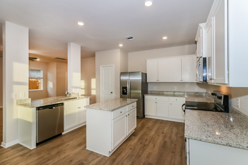 2,260/Mo, 7646 Tipton Meadow Way Richmond, TX 77469 Kitchen View 2