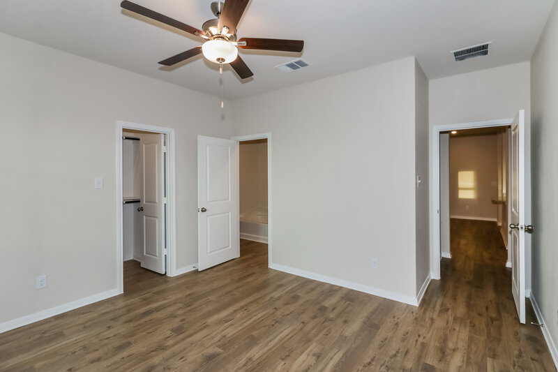 2,260/Mo, 7646 Tipton Meadow Way Richmond, TX 77469 Main Bedroom View 2
