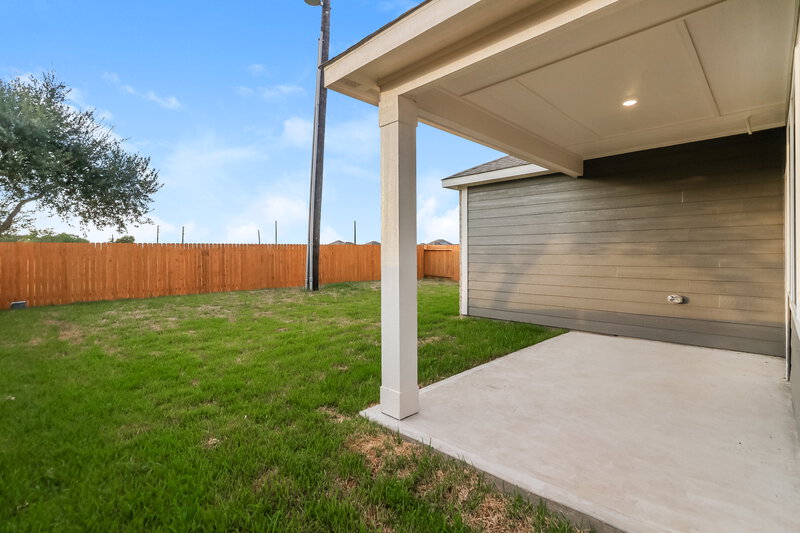 2,260/Mo, 7646 Tipton Meadow Way Richmond, TX 77469 Backyard View