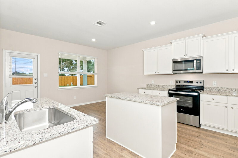 2,260/Mo, 7650 Tipton Meadow Way Richmond, TX 77469 Kitchen View 2