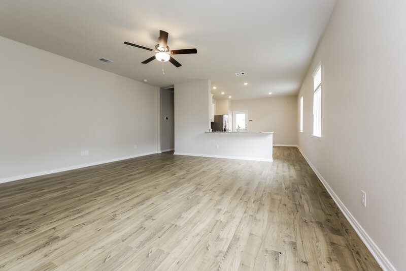 1,610/Mo, 15663 Plum Brook Dr Conroe, TX 77303 Living Room View 2