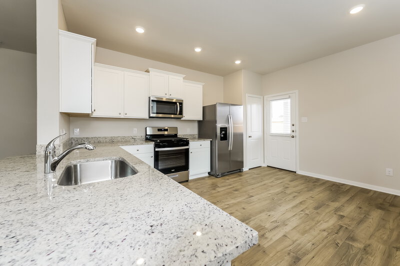 1,610/Mo, 15663 Plum Brook Dr Conroe, TX 77303 Kitchen View