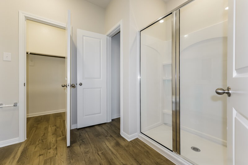 1,610/Mo, 15663 Plum Brook Dr Conroe, TX 77303 Main Bathroom View 2