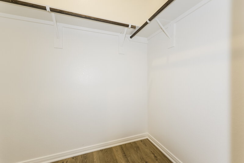 1,610/Mo, 15663 Plum Brook Dr Conroe, TX 77303 Walk In Closet View