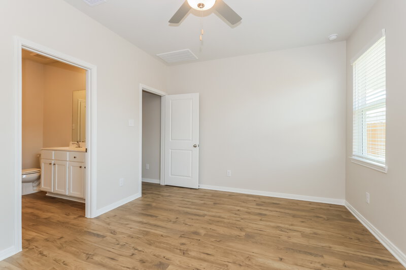 1,535/Mo, 15574 Caramel Springs Dr Conroe, TX 77303 Main Bedroom View 2