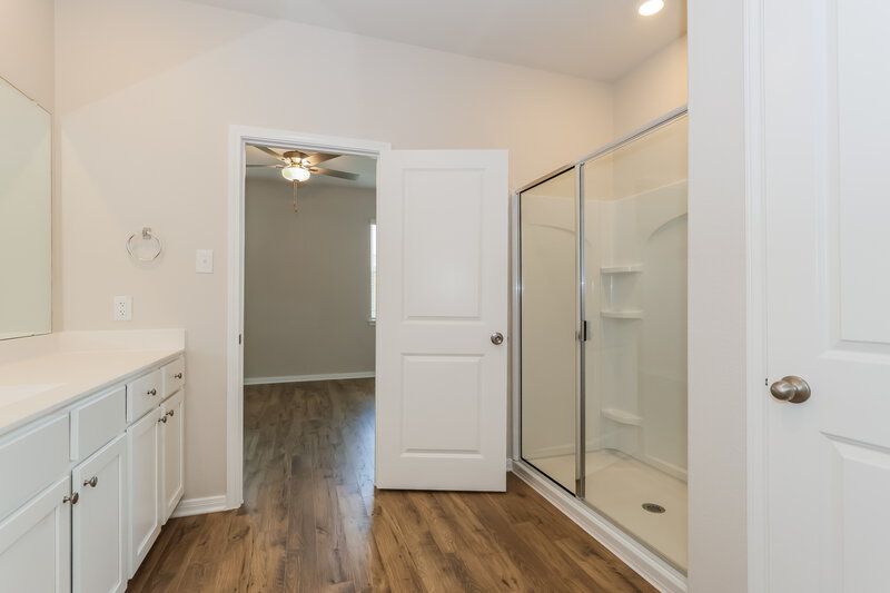 1,535/Mo, 15574 Caramel Springs Dr Conroe, TX 77303 Main Bathroom View 2
