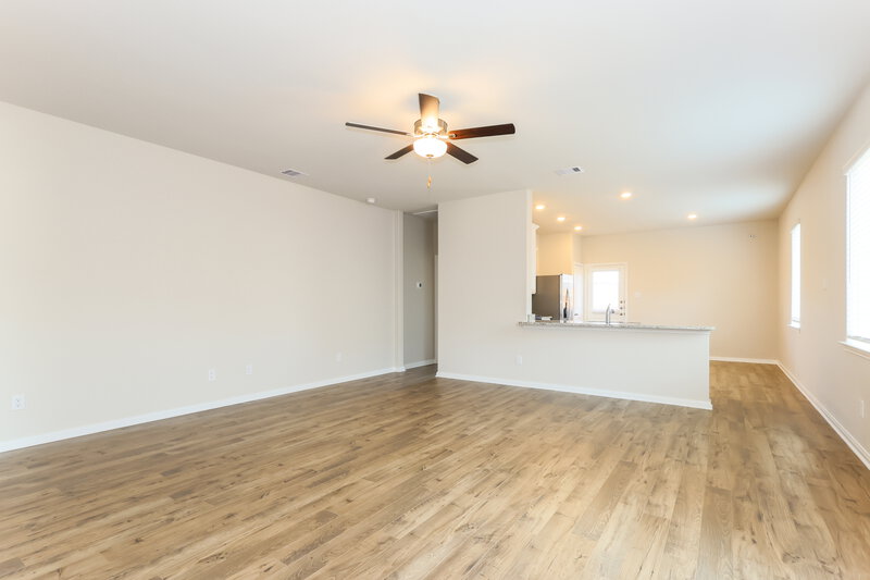 1,580/Mo, 15643 Plum Brook Dr Conroe, TX 77303 Living Room View