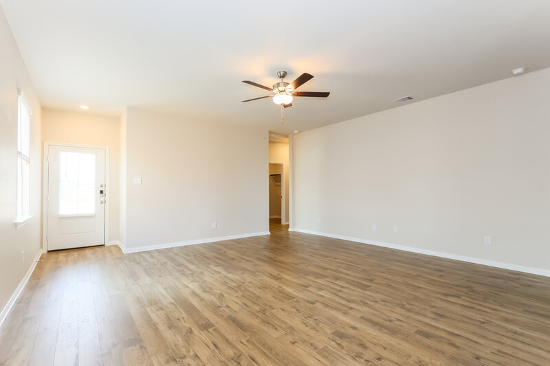 1,580/Mo, 15643 Plum Brook Dr Conroe, TX 77303 Living Room View 2