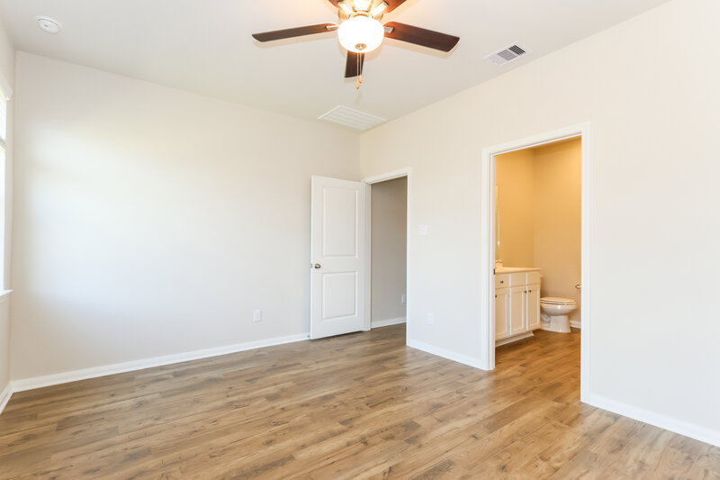 1,580/Mo, 15643 Plum Brook Dr Conroe, TX 77303 Main Bedroom View 2