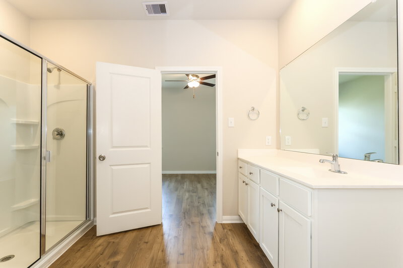 1,580/Mo, 15643 Plum Brook Dr Conroe, TX 77303 Main Bathroom View 2
