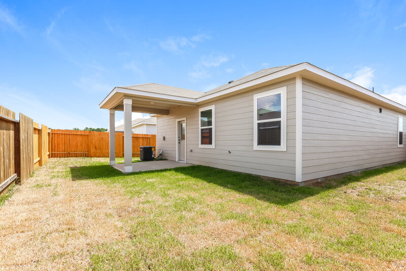 1,580/Mo, 15643 Plum Brook Dr Conroe, TX 77303 Rear View