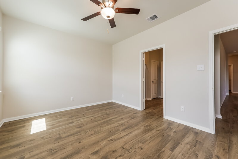 1,520/Mo, 15554 Caramel Springs Dr Conroe, TX 77303 Main Bedroom View 2