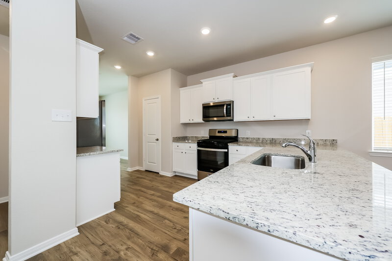 1,730/Mo, 16454 Honeysuckle Hill Dr Conroe, TX 77303 Kitchen View 2