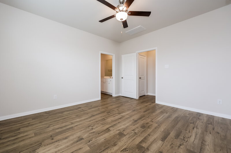 1,730/Mo, 16454 Honeysuckle Hill Dr Conroe, TX 77303 Main Bedroom View 2