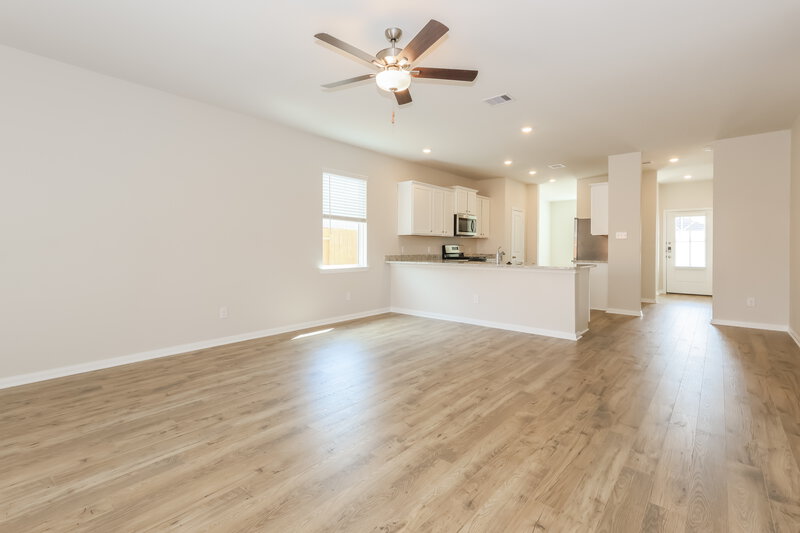 1,565/Mo, 15647 Plum Brook Dr Conroe, TX 77303 Living Room View 2