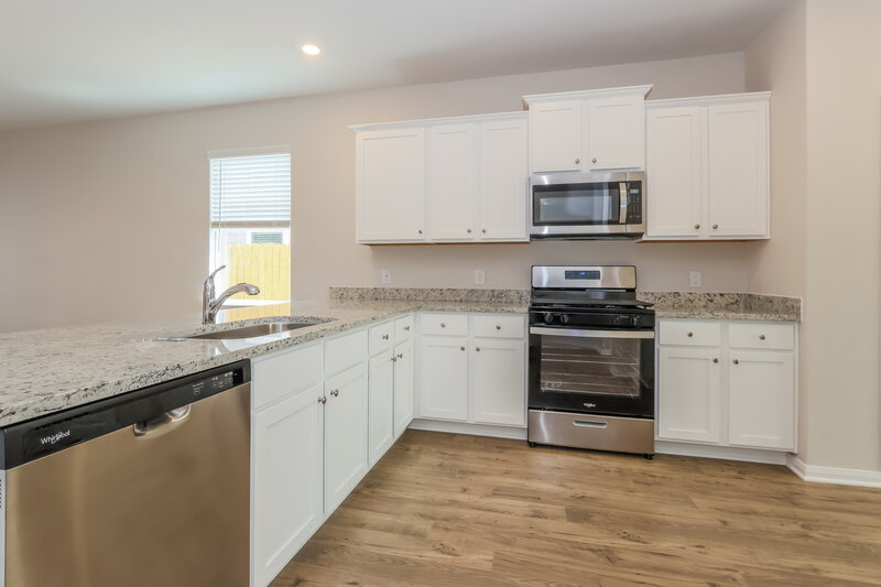 1,565/Mo, 15647 Plum Brook Dr Conroe, TX 77303 Kitchen View 2