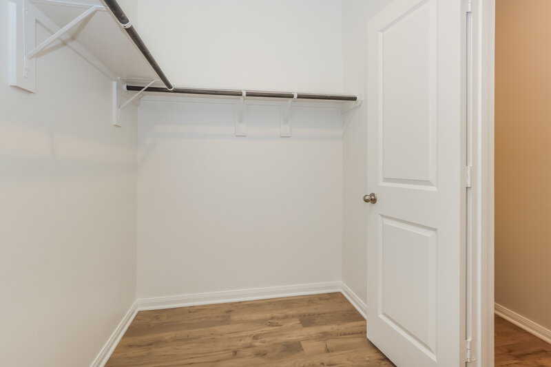 1,565/Mo, 15647 Plum Brook Dr Conroe, TX 77303 Walk In Closet View