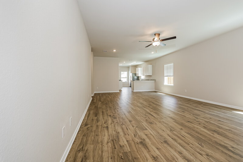 1,840/Mo, 16427 Honeysuckle Hill Dr Conroe, TX 77303 Living Room View 2