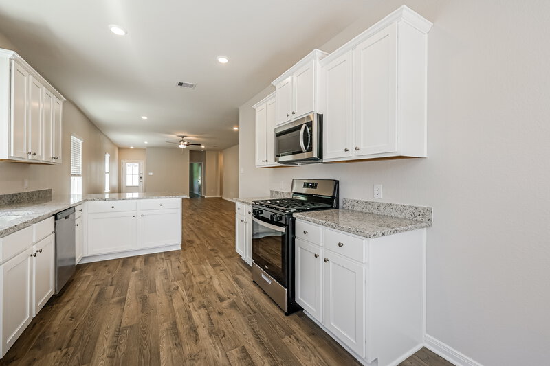 1,840/Mo, 16427 Honeysuckle Hill Dr Conroe, TX 77303 Kitchen View 2