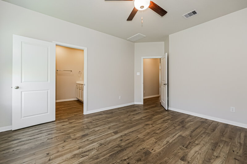 1,840/Mo, 16427 Honeysuckle Hill Dr Conroe, TX 77303 Main Bedroom View