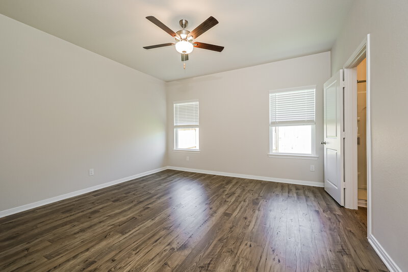 1,840/Mo, 16427 Honeysuckle Hill Dr Conroe, TX 77303 Main Bedroom View 2