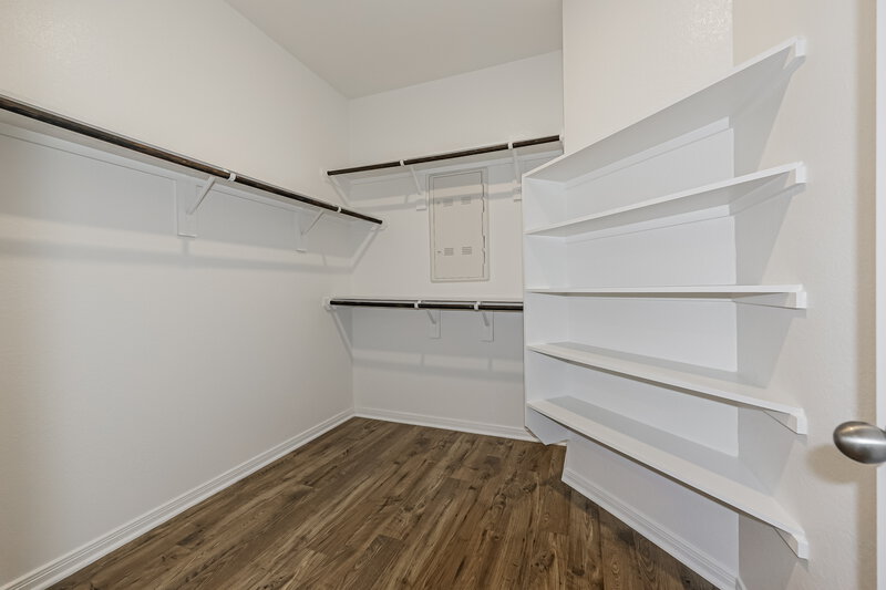 1,840/Mo, 16427 Honeysuckle Hill Dr Conroe, TX 77303 Walk In Closet View
