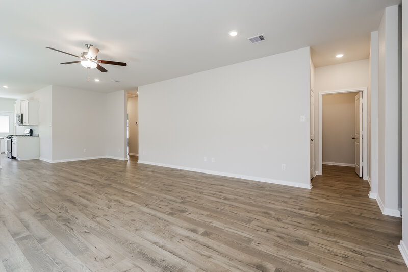1,840/Mo, 16430 Honeysuckle Hill Dr Conroe, TX 77303 Living Room View