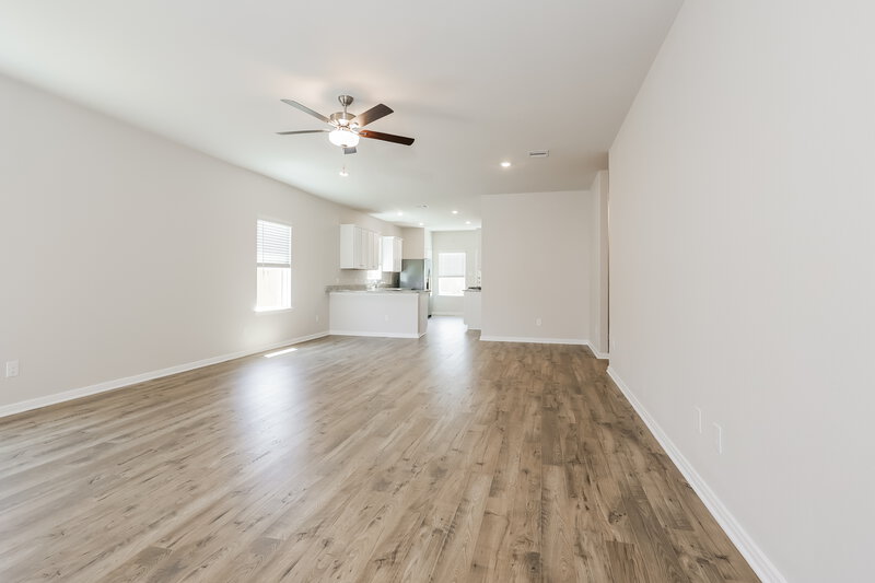 1,840/Mo, 16430 Honeysuckle Hill Dr Conroe, TX 77303 Living Room View 2