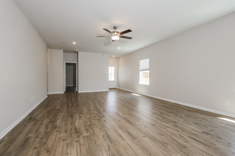 1,840/Mo, 16430 Honeysuckle Hill Dr Conroe, TX 77303 Living Room View 3