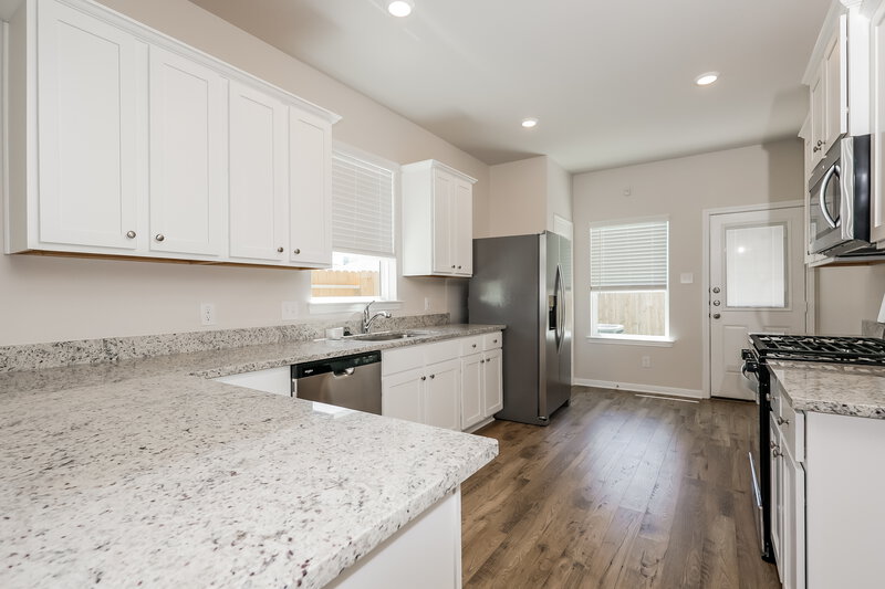 1,840/Mo, 16430 Honeysuckle Hill Dr Conroe, TX 77303 Kitchen View
