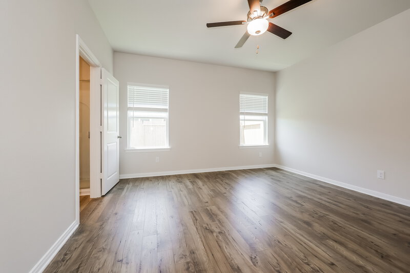 1,840/Mo, 16430 Honeysuckle Hill Dr Conroe, TX 77303 Main Bedroom View