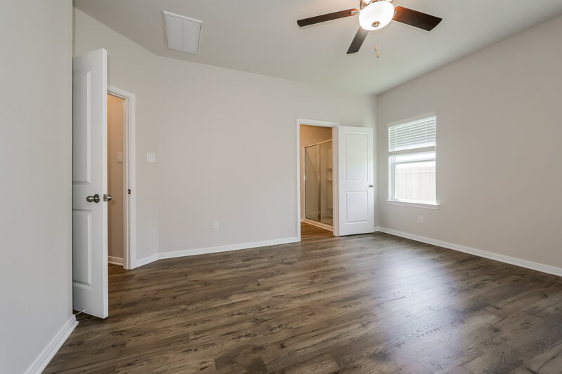 1,840/Mo, 16430 Honeysuckle Hill Dr Conroe, TX 77303 Main Bedroom View 2