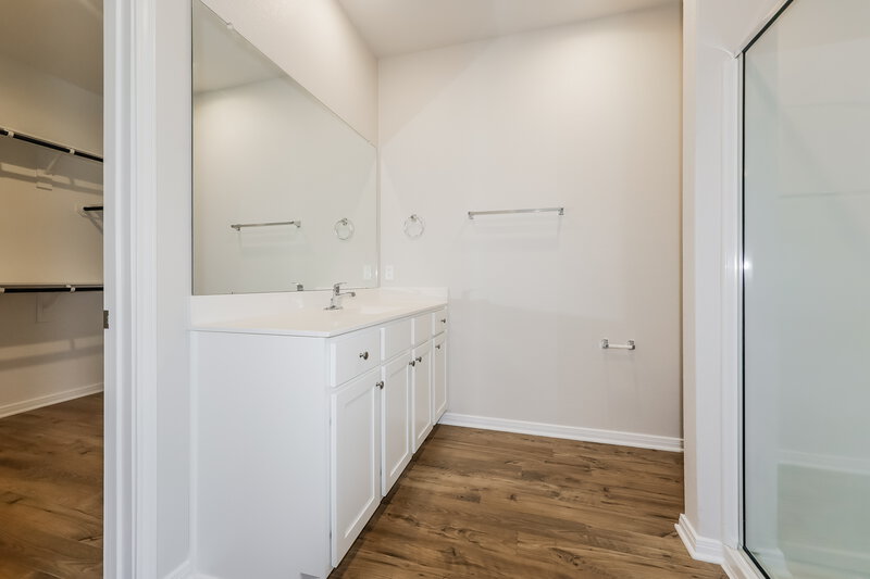 1,840/Mo, 16430 Honeysuckle Hill Dr Conroe, TX 77303 Main Bathroom View