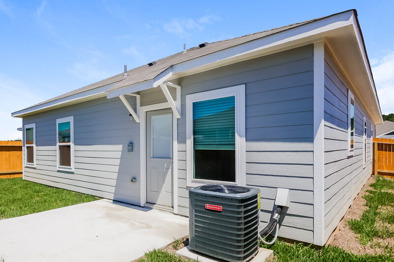 1,840/Mo, 16430 Honeysuckle Hill Dr Conroe, TX 77303 Rear View