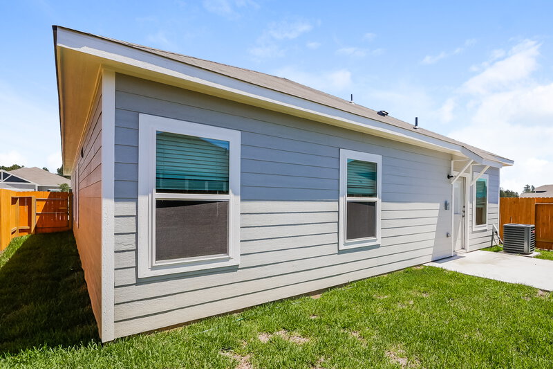 1,840/Mo, 16430 Honeysuckle Hill Dr Conroe, TX 77303 Rear View 2
